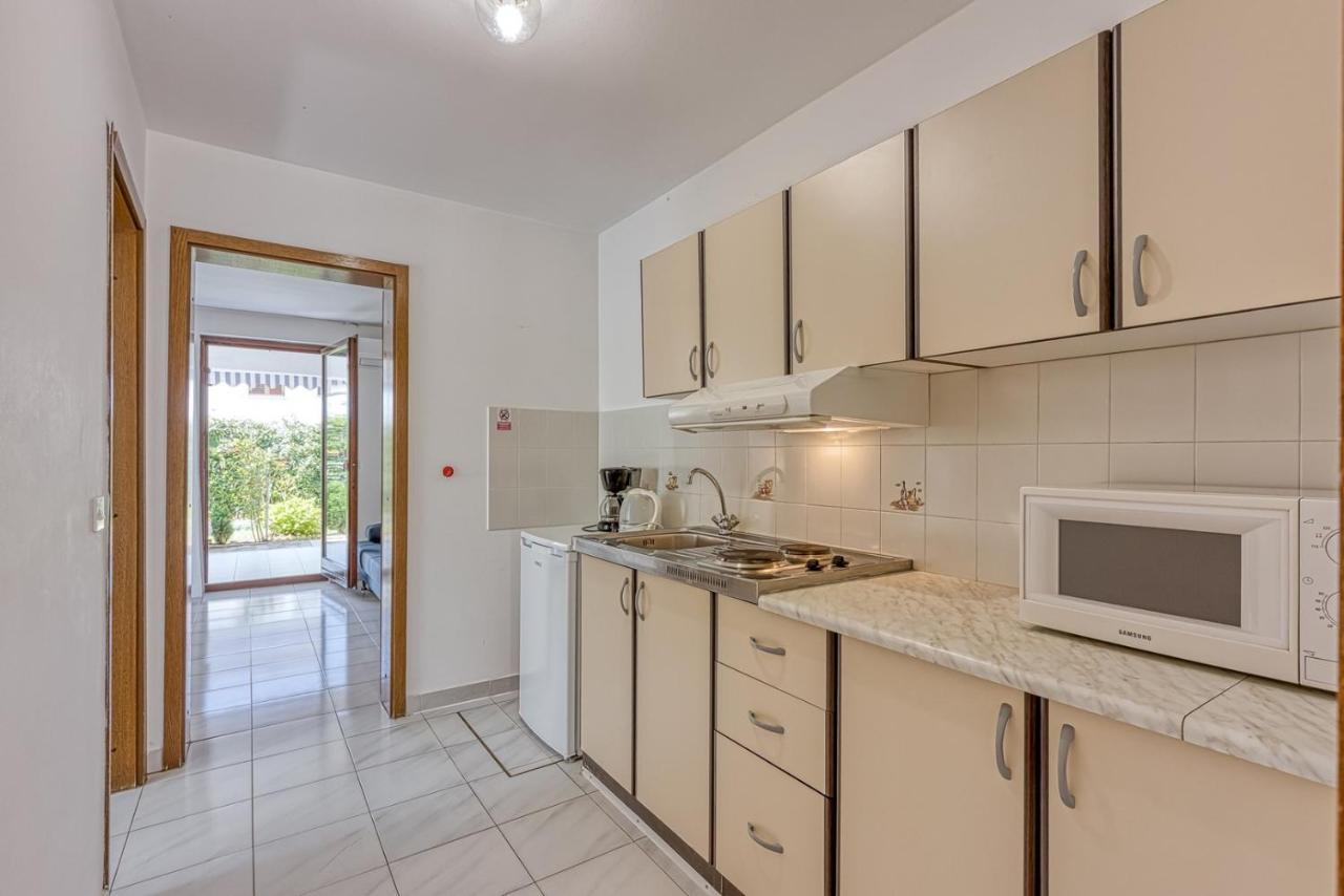 Apartments Kiki Spada Porec Exterior photo