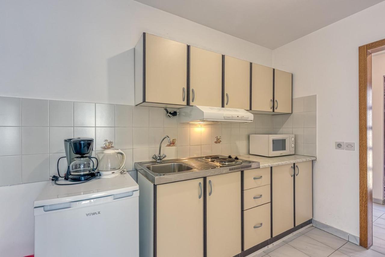 Apartments Kiki Spada Porec Exterior photo